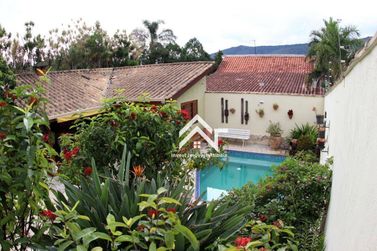 Casa para alugar - 401m&sup2; - Vila Petr&oacute;polis