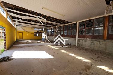 Sal&atilde;o Comercial &agrave; venda - 1942m&sup2; - Port&atilde;o
