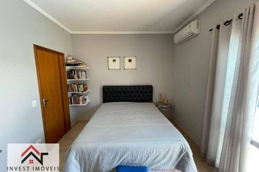 Casa &agrave; venda - 200m&sup2; - Condom&iacute;nio Residencial Pedra Grande