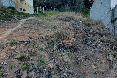 Terreno &agrave; venda - 350m&sup2; - Ch&aacute;cara Parque S&atilde;o Pedro