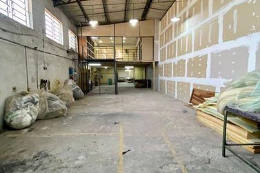 Sal&atilde;o Comercial para alugar - 750m&sup2; - Jardim Terceiro Centen&aacute;rio