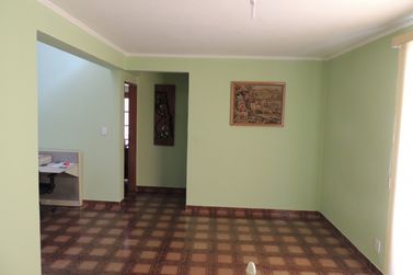Casa &agrave; venda - 300m&sup2; - Jardim Vila Galv&atilde;o