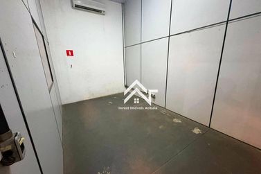 Sal&atilde;o Comercial para alugar - 584m&sup2; - Vila Industrial