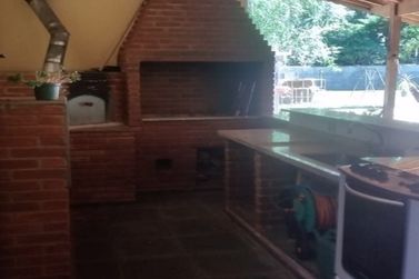 Ch&aacute;cara &agrave; venda - 374m&sup2; - Jardim Suely