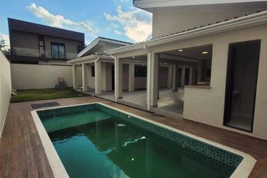 Casa &agrave; venda - 342m&sup2; - Nova Gard&ecirc;nia