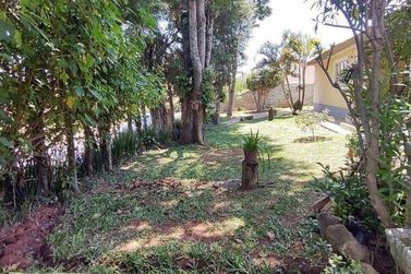 Ch&aacute;cara &agrave; venda - 750m&sup2; - Vila Santa Helena