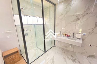 Casa &agrave; venda - 185m&sup2; - Jardim Shangri-L&aacute;