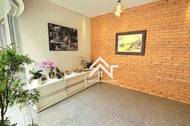 Casa &agrave; venda - 380m&sup2; - Vale do Sol