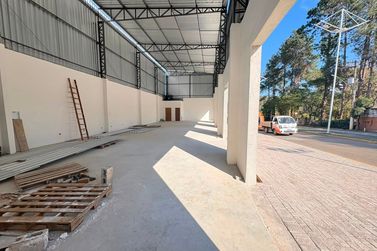 Sal&atilde;o Comercial para alugar - 240m&sup2; - Jardim Est&acirc;ncia Brasil