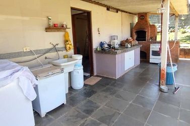 Ch&aacute;cara &agrave; venda - 750m&sup2; - Vila Santa Helena