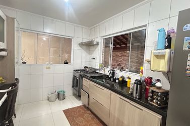 Casa &agrave; venda - 100m&sup2; - Jardim dos Pinheiros