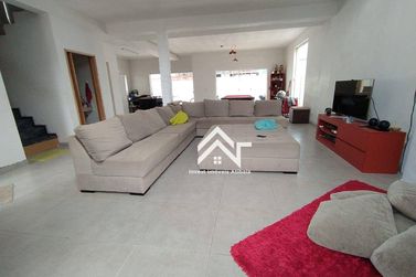 Casa para alugar - 224m&sup2; - Condom&iacute;nio Terras de Atibaia I