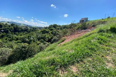 Terreno &agrave; venda - 300m&sup2; - BAIRRO GUAXINDUVA