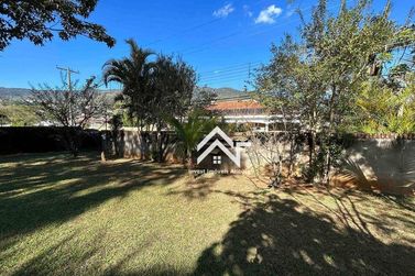 Casa para alugar - 245m&sup2; - Condominio Flamboyant B