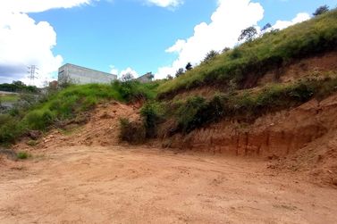 Terreno &agrave; venda - 1012m&sup2; - JARDIM ESTANCIA BRAS