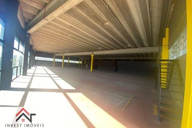 Sal&atilde;o Comercial para alugar - 1100m&sup2; - Caetetuba