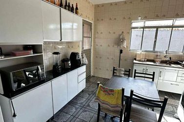 Casa &agrave; venda - 300m&sup2; - Alvin&oacute;polis