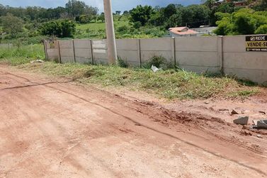 Terreno &agrave; venda - 970m&sup2; - Pinheirinho