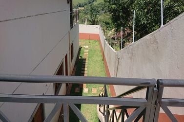 Ch&aacute;cara &agrave; venda - 600m&sup2; - VALE DOS PINHEIROS