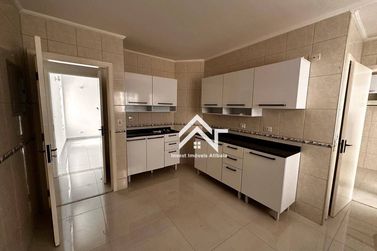 Casa para alugar - 180m&sup2; - Jardim Siriema