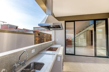 Casa &agrave; venda - 350m&sup2; - LOTEAMENTO GRANVILLE ATIBAIA