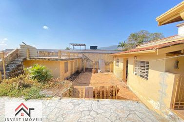 Casa para alugar - 700m&sup2; - Vila Petr&oacute;polis