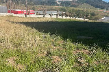 Terreno &agrave; venda - 3500m&sup2; - Loteamento Serras de Atibaia I