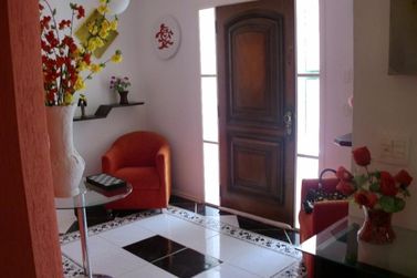 Casa &agrave; venda - 800m&sup2; - JARDIM S&Atilde;O NICOLAU