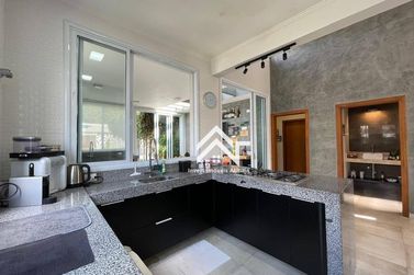 Casa &agrave; venda - 263m&sup2; - Condom&iacute;nio Shambala III