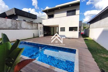 Casa para alugar - 228m&sup2; - Rio Abaixo