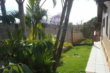 Ch&aacute;cara &agrave; venda - 150m&sup2; - Jardim Maracan&atilde;