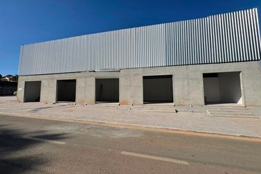 Sal&atilde;o Comercial para alugar - 240m&sup2; - Jardim Est&acirc;ncia Brasil