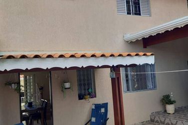 Casa &agrave; venda - 256m&sup2; - Jardim do Lago
