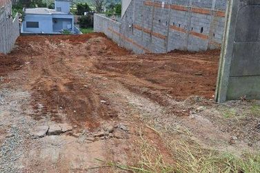 Terreno &agrave; venda - 400m&sup2; - Jardim dos Pinheiros
