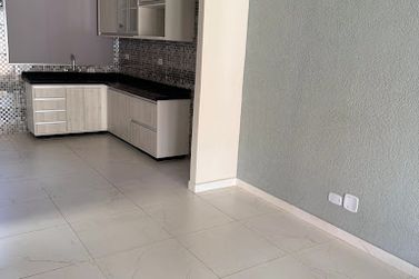 Casa &agrave; venda - 68m&sup2; - Jardim Colonial