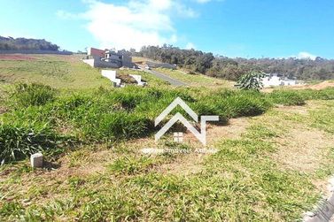 Terreno &agrave; venda - 300m&sup2; - Condom&iacute;nio Portal Lamis