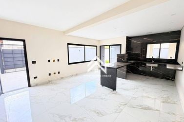 Casa &agrave; venda - 102m&sup2; - Nova Cerejeiras