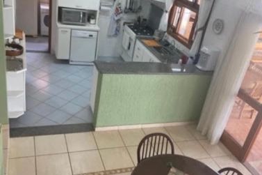 Casa para alugar - 375m&sup2; - Condominio Palavra da Vida