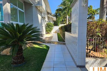 Casa &agrave; venda - 351m&sup2; - Vila Giglio