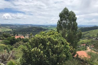 Ch&aacute;cara &agrave; venda - vitoria regia