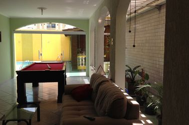 Casa &agrave; venda - 300m&sup2; - Jardim Vila Galv&atilde;o
