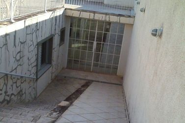 Casa &agrave; venda - 550m&sup2; - Jardim Itaperi