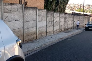 Ch&aacute;cara &agrave; venda - 100m&sup2; - JARDIM IMPERIAL