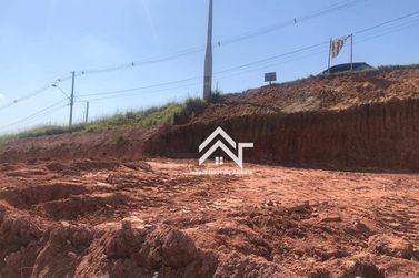 Terreno &agrave; venda - 360m&sup2; - Condom&iacute;nio Alto da Floresta