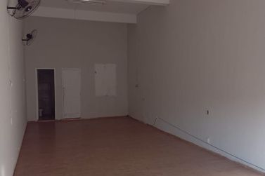Sal&atilde;o Comercial para alugar - 50m&sup2; - CENTRO