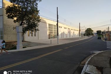 Sal&atilde;o Comercial para alugar - 160m&sup2; - JARDIM DAS PALMEIRAS