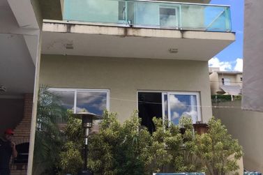 Casa &agrave; venda - 265m&sup2; - Jd das Flores