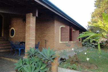 Casa &agrave; venda - 214m&sup2; - PARQUE DAS GAR&Ccedil;AS I