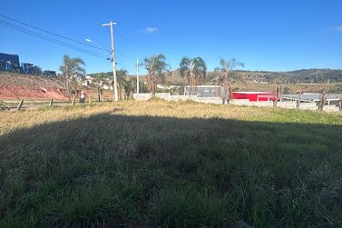 Terreno &agrave; venda - 3500m&sup2; - Loteamento Serras de Atibaia I