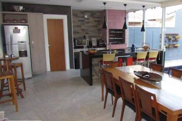Sobrado &agrave; venda - 228m&sup2; - Condom&iacute;nio Residencial Pedra Grande